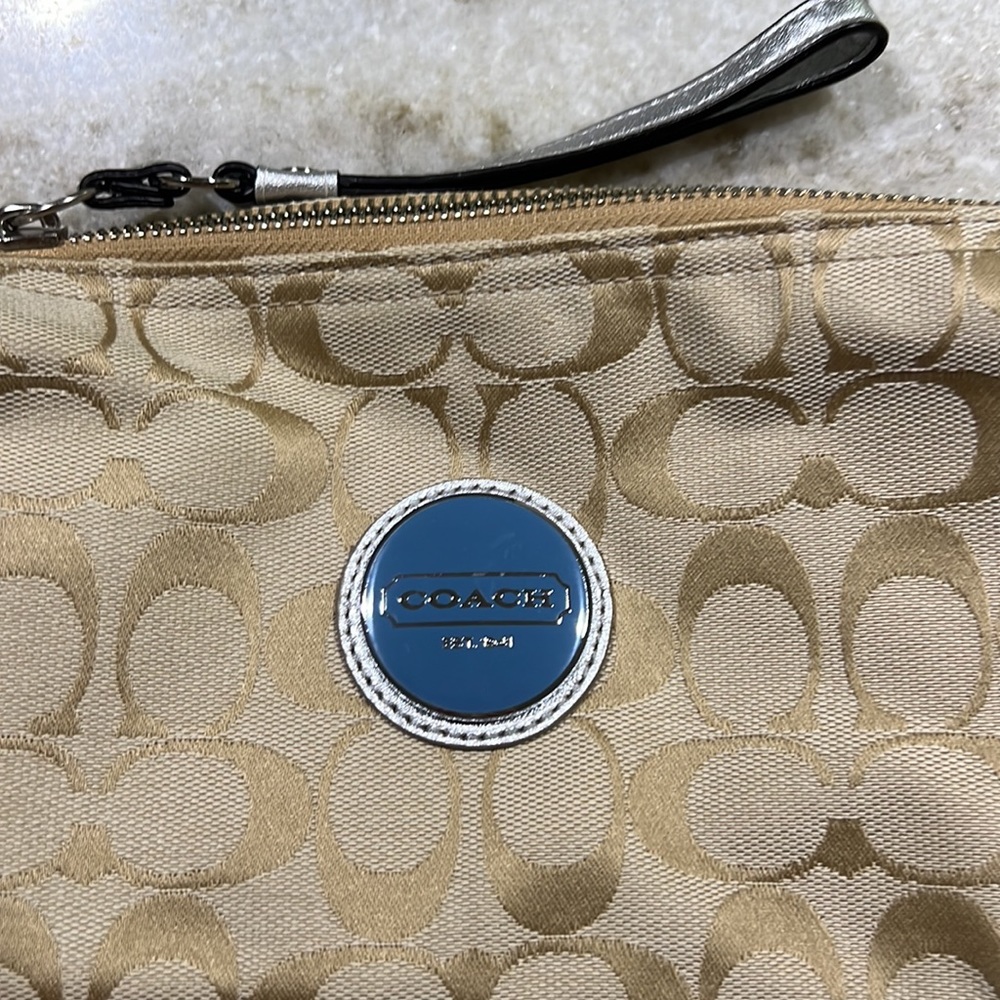 Coach purse - Picture 2 of 10